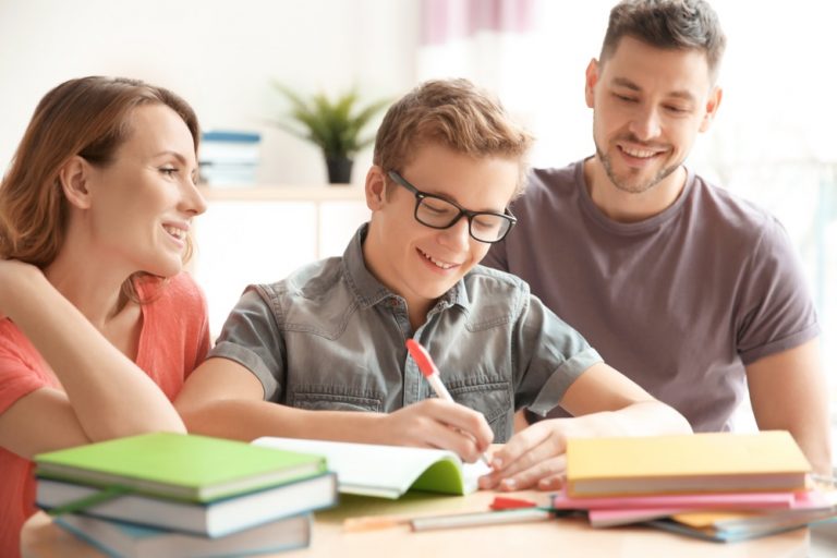 A High School Parent’s Guide to College Success