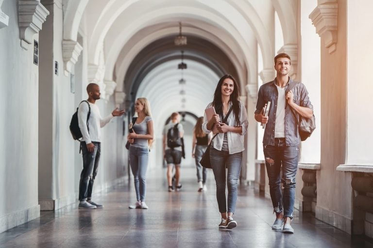 What Is The Difference Between College and University?