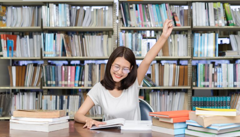 12 Easiest College Majors That Pay Well