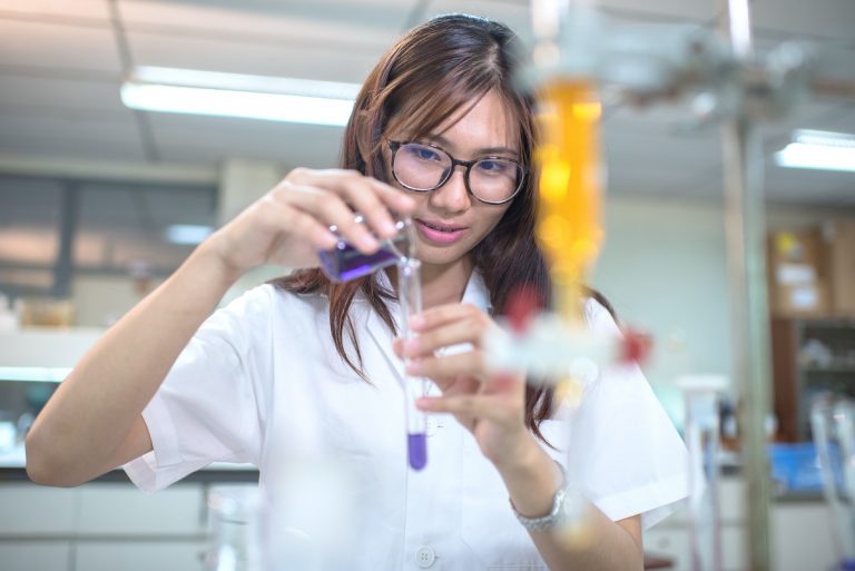 5 Easiest Pharmacy Schools to Get Into (2024 Updated)