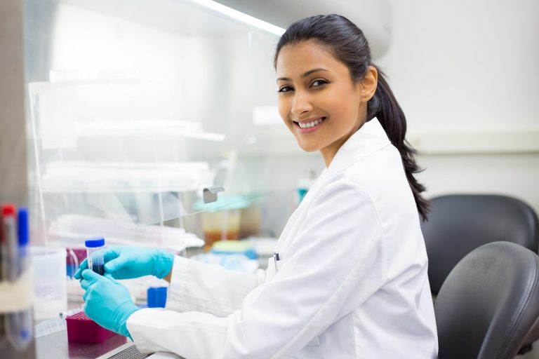 8 Gifts for Medical School Graduate (2024 Updated)