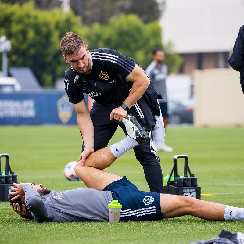 How to Become a Sports Medicine Doctor