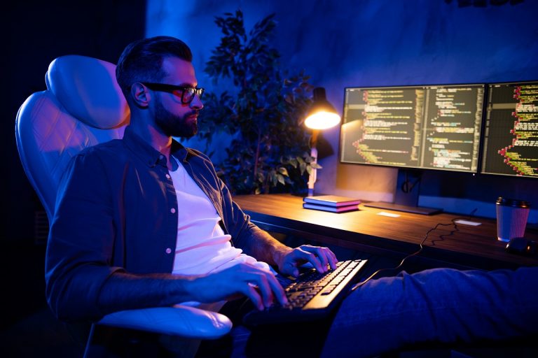 The 12 Best Jobs for Introverts Without a Degree (Earn Six-Figures Yearly)
