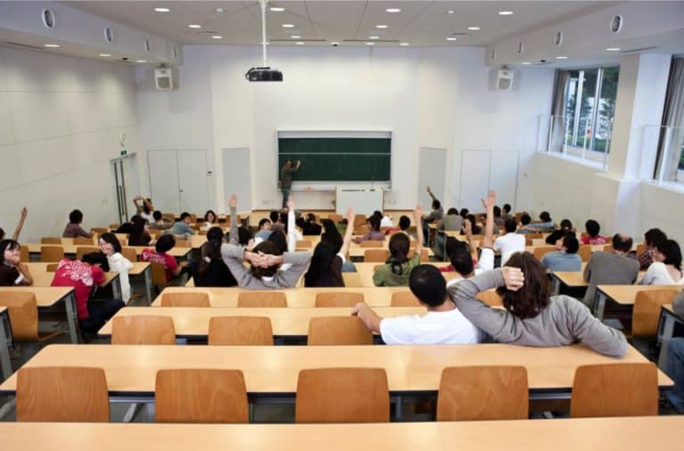 13 Worst Colleges in America (by State) That We Don’t Recommend