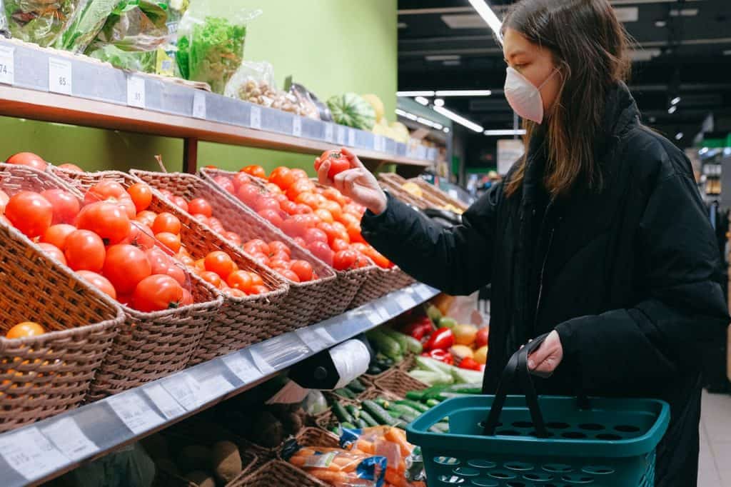 Purchasing groceries at retailers