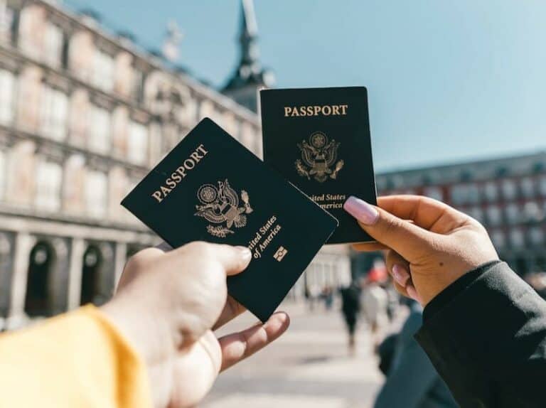 Can You Pay Cash For A Passport At The Post Office?